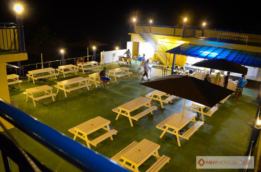 Mny Hotel & Resort Kampung Teluk Nipah Bagian luar foto