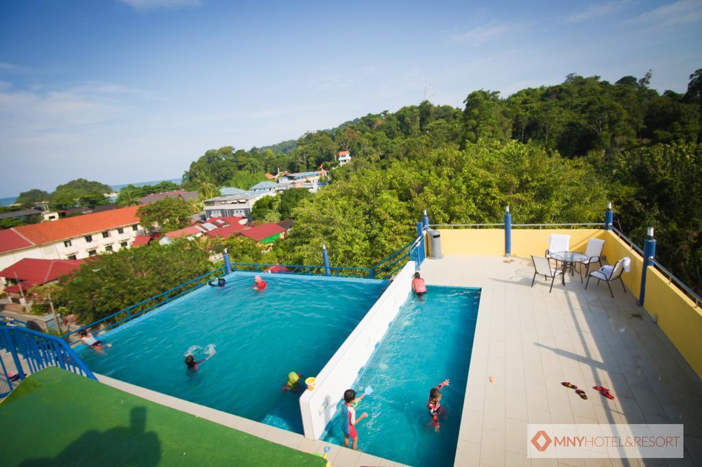Mny Hotel & Resort Kampung Teluk Nipah Bagian luar foto