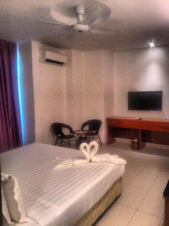 Mny Hotel & Resort Kampung Teluk Nipah Bagian luar foto