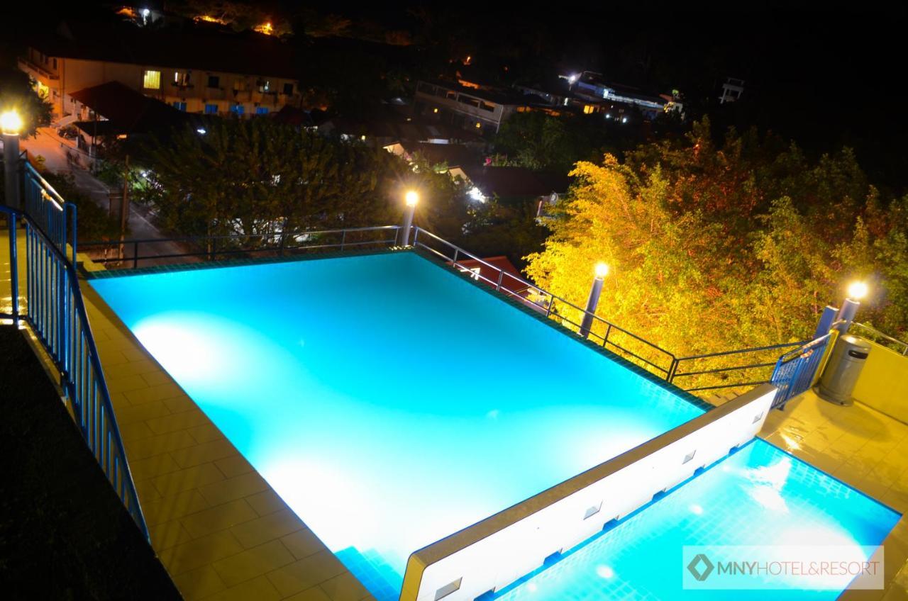 Mny Hotel & Resort Kampung Teluk Nipah Bagian luar foto